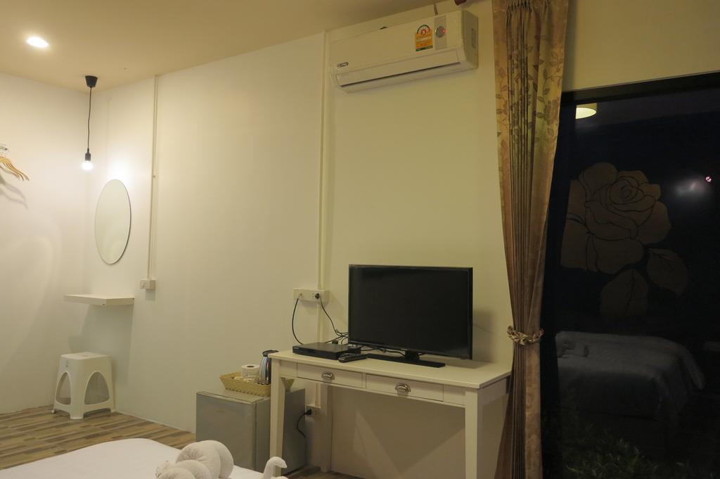สมายล์ เพลซ Hotel เกาะลันตา ห้อง รูปภาพ