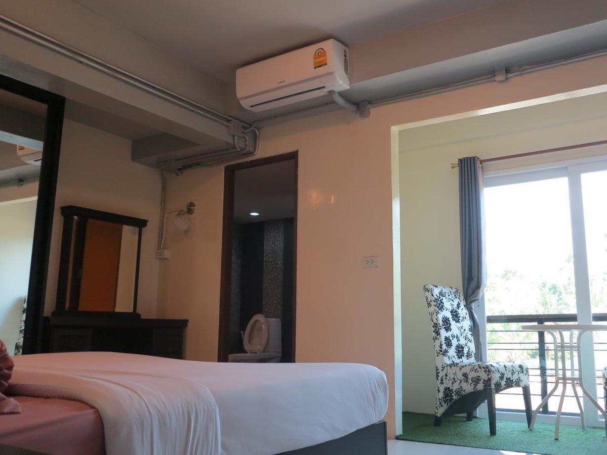 สมายล์ เพลซ Hotel เกาะลันตา ภายนอก รูปภาพ