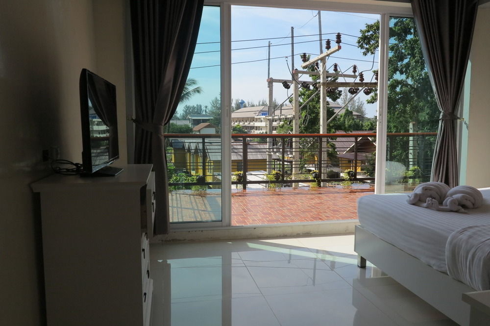 สมายล์ เพลซ Hotel เกาะลันตา ภายนอก รูปภาพ