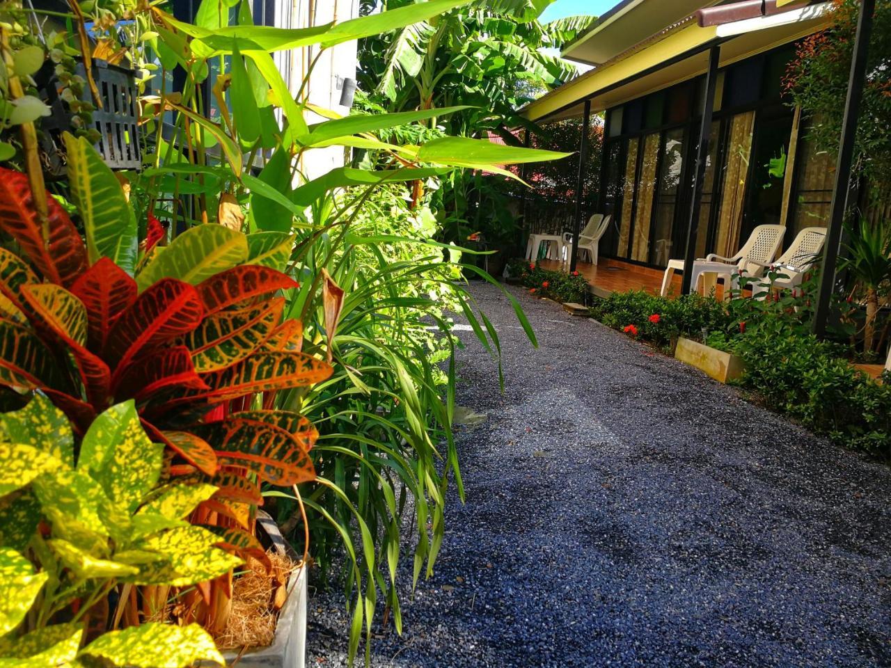สมายล์ เพลซ Hotel เกาะลันตา ภายนอก รูปภาพ