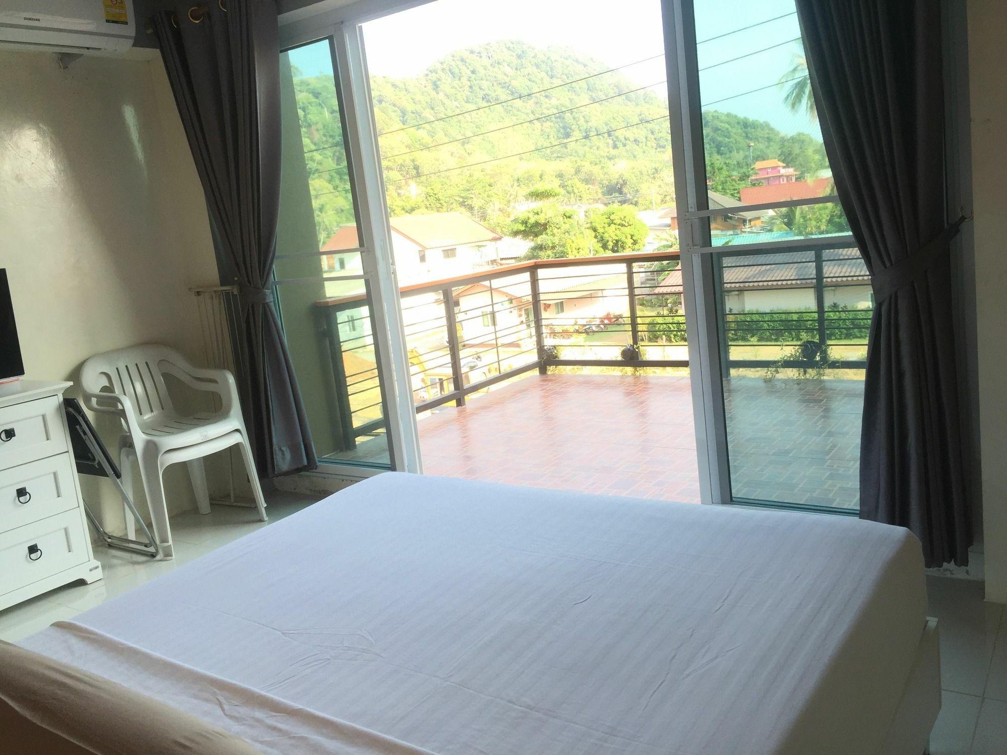 สมายล์ เพลซ Hotel เกาะลันตา ภายนอก รูปภาพ