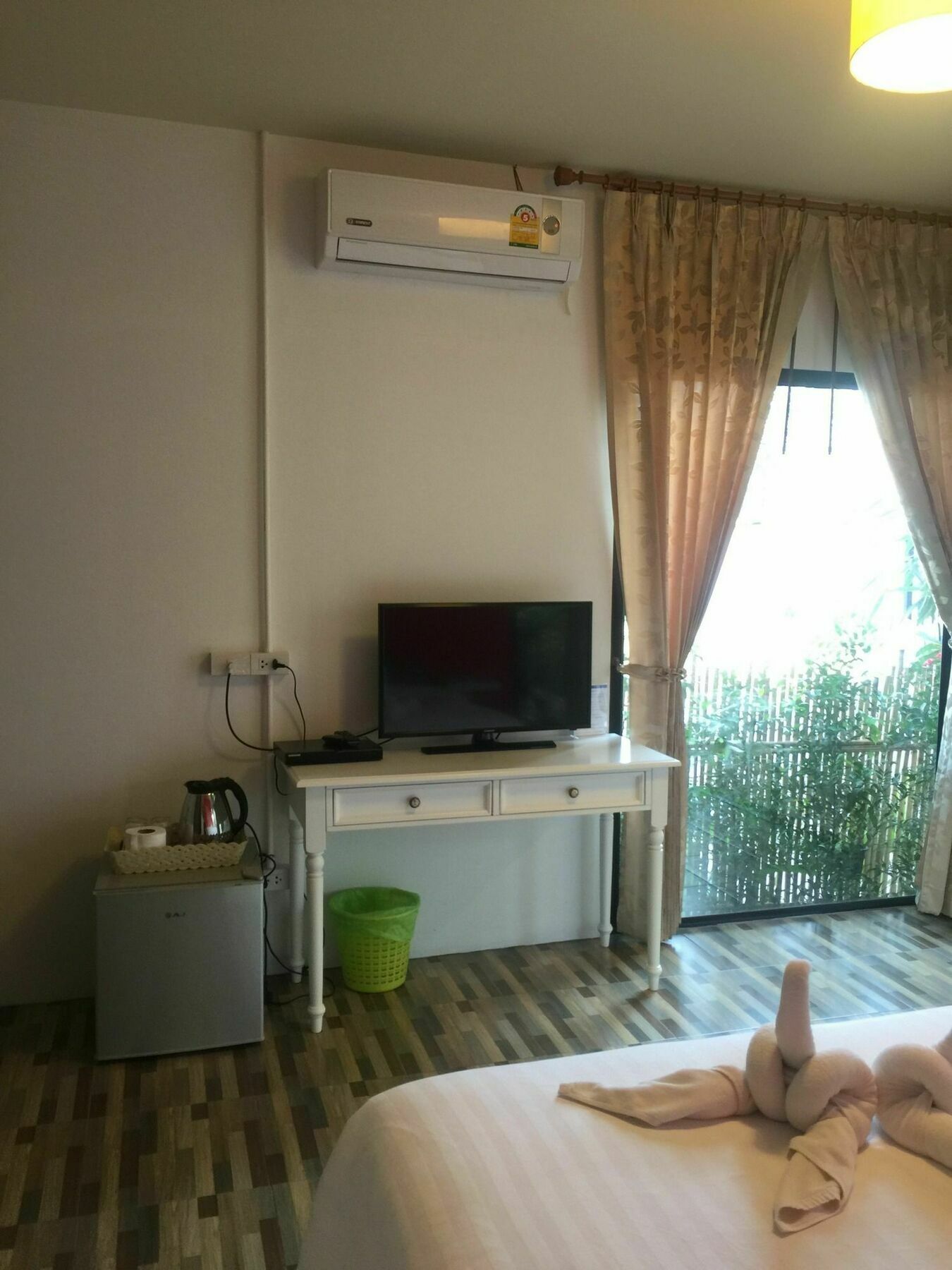 สมายล์ เพลซ Hotel เกาะลันตา ภายนอก รูปภาพ