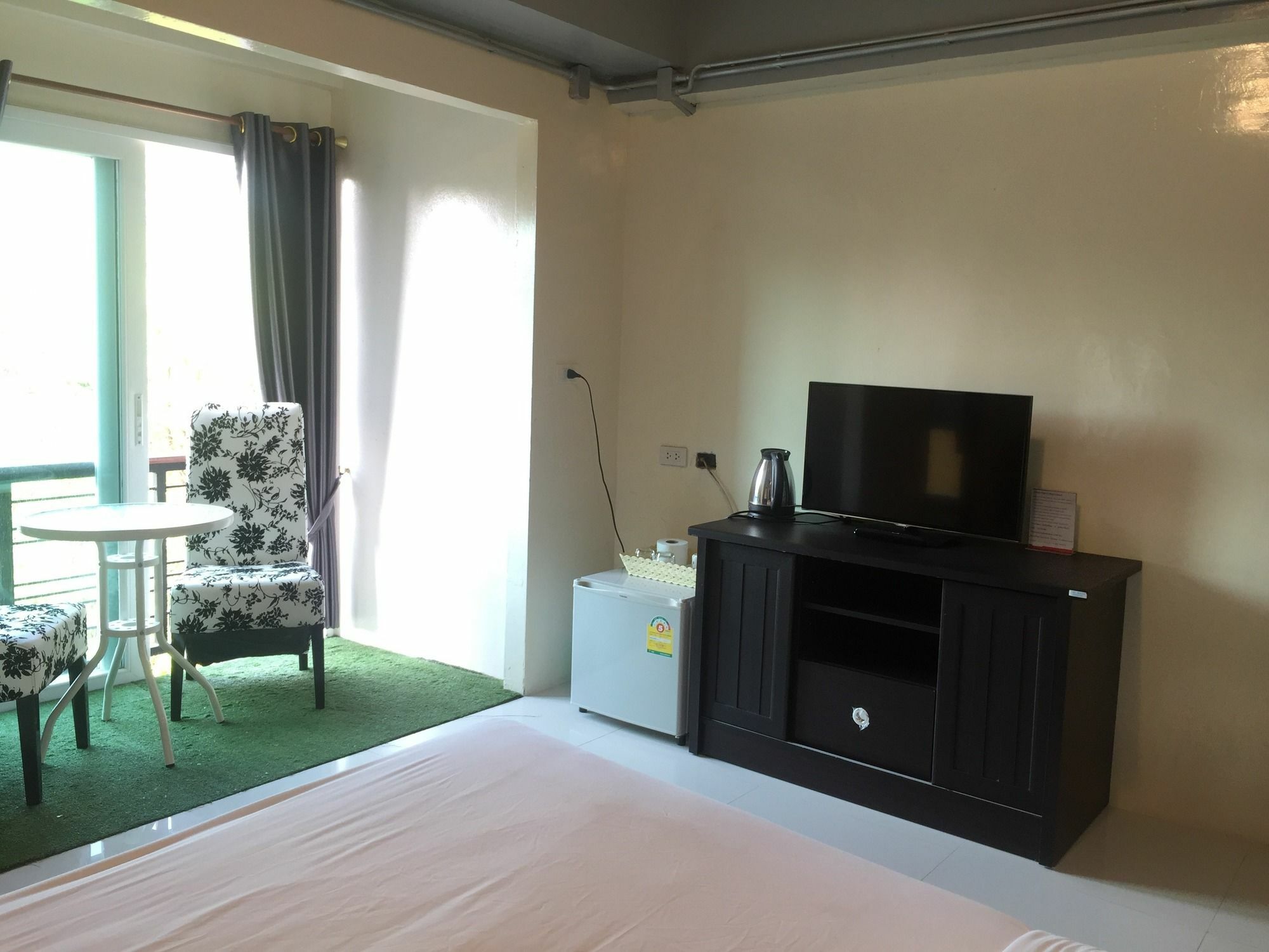 สมายล์ เพลซ Hotel เกาะลันตา ภายนอก รูปภาพ