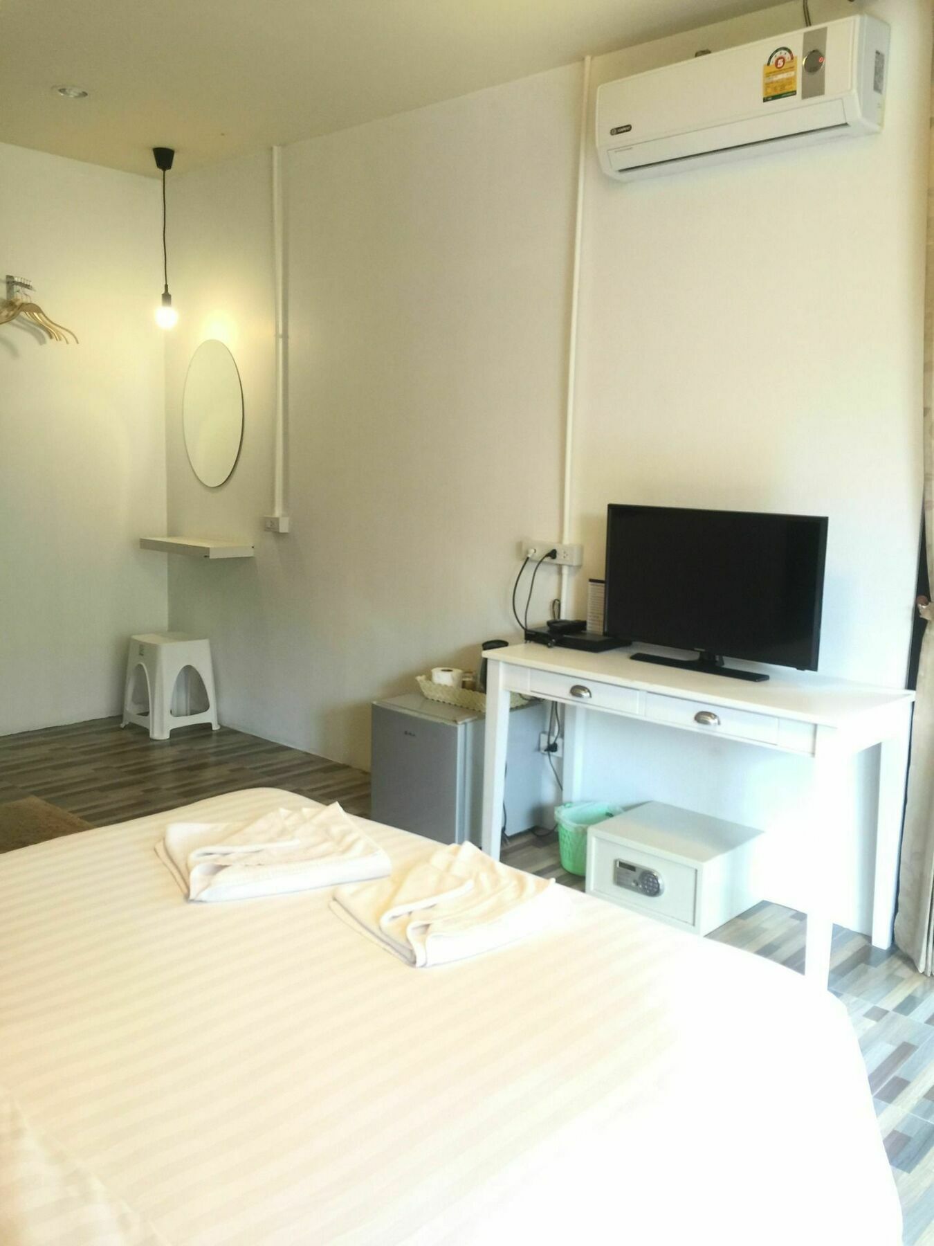 สมายล์ เพลซ Hotel เกาะลันตา ภายนอก รูปภาพ